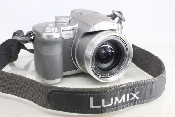 Panasonic Lumix DMC-FZ7 6MP Bright Silver with Autofocus Leica Lens